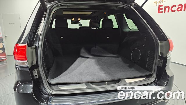 Jeep Grand Cherokee 3.0 Diesel Overland WK2 2015 — фото 20