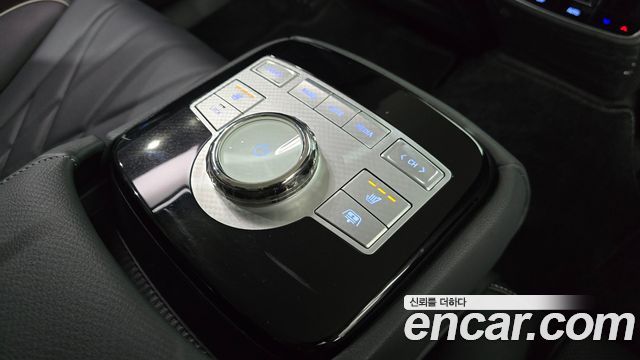 Genesis G80 (RG3) Gasoline 2.5 Turbo AWD 2024 — фото 17