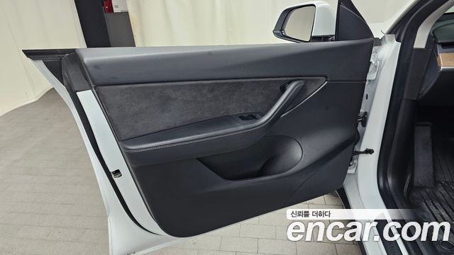 Tesla Model Y Long Range AWD 2021 — фото 24
