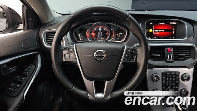 Volvo V40 Cross Country D3 2019 — фото 13