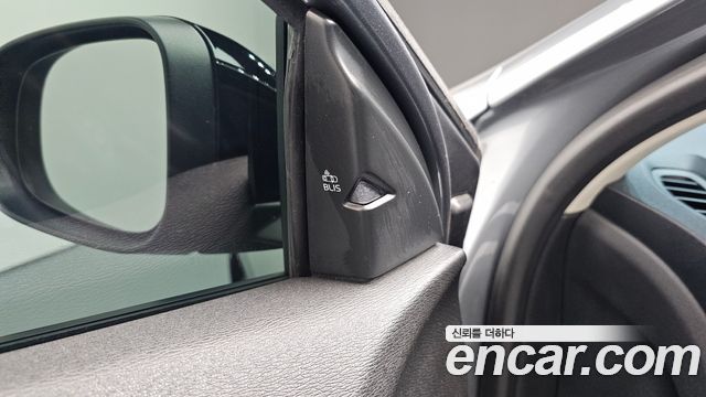 Volvo V40 Cross Country D3 2019 — фото 27