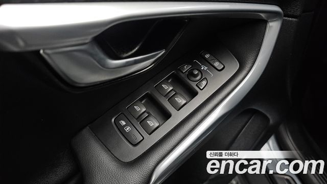 Volvo V40 Cross Country D3 2019 — фото 29