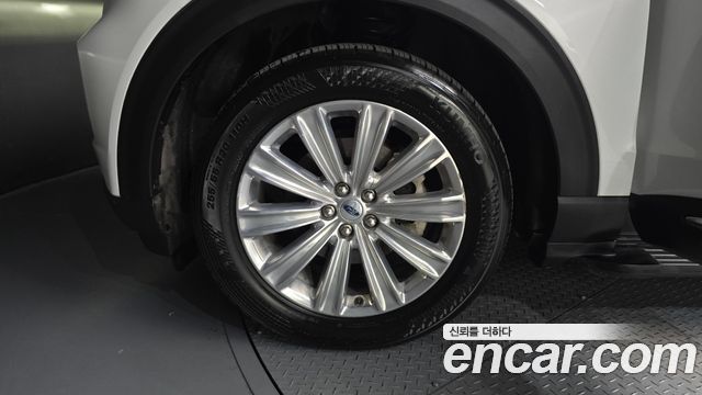 Ford Explorer (VI) 2.3 LimIted 4WD 2020 — фото 5