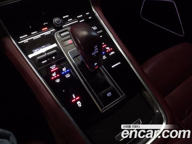 Porsche Panamera (971) 4.0 Turbo S E-Hybrid 2018 — фото 19