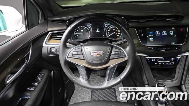 Cadillac XT5 3.6 Platinum 2018 — фото 12