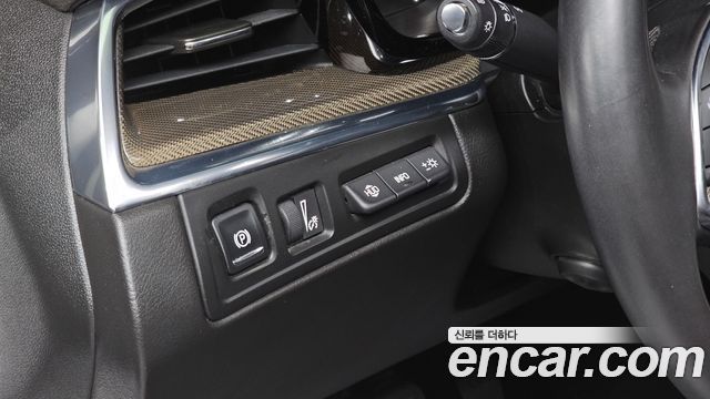 Cadillac XT5 3.6 Platinum 2018 — фото 13