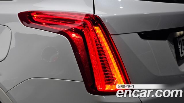 Cadillac XT5 3.6 Platinum 2018 — фото 23