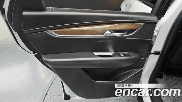 Cadillac XT5 3.6 Platinum 2018 — фото 25
