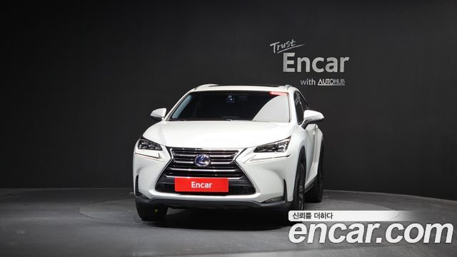Lexus NX300h Executive 2015 — фото 3