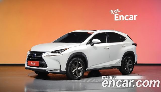 Lexus NX300h Executive 2015 — фото 1