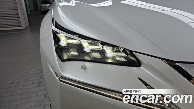Lexus NX300h Executive 2015 — фото 22