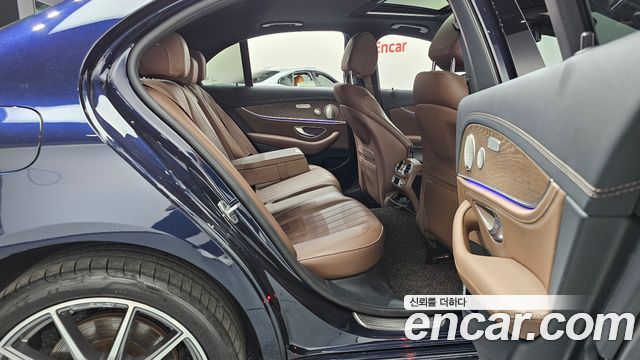 Mercedes-Benz E-Class (W213) E300e 4MATIC Exclusive 2022 — фото 11