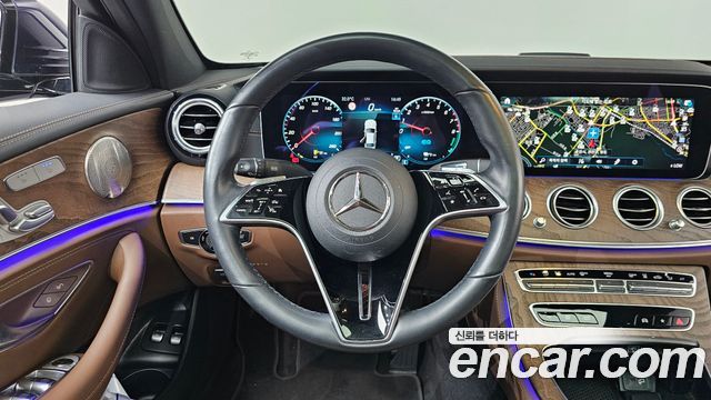 Mercedes-Benz E-Class (W213) E300e 4MATIC Exclusive 2022 — фото 13