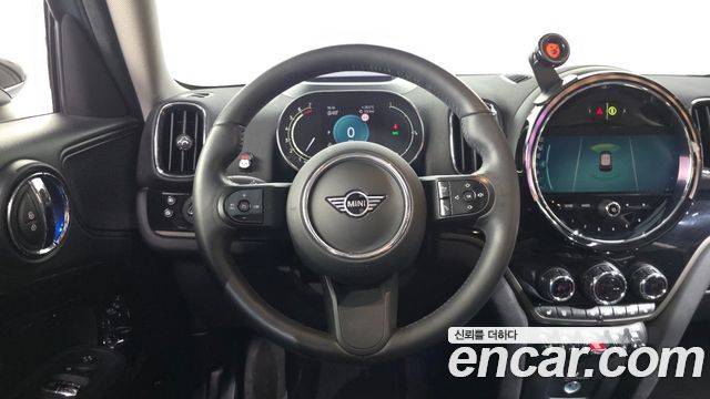MINI Cooper Countryman Classic Plus Launch Pack 2nd Gen 2023 — фото 13