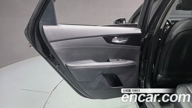 Kia K3 (II) 1.6 Prestige 2023 — фото 31
