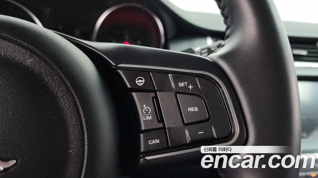 Jaguar E-PACE D180 S 2019 — фото 16