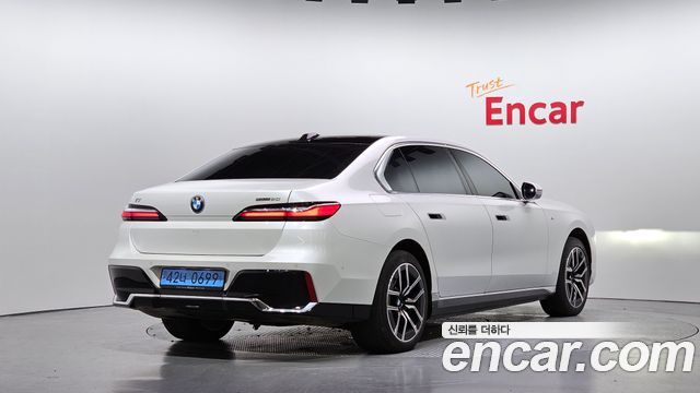 BMW i7 (G70) eDrive 50 M Sport 2024 — фото 2