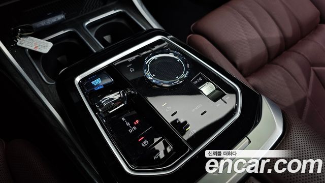 BMW i7 (G70) eDrive 50 M Sport 2024 — фото 9