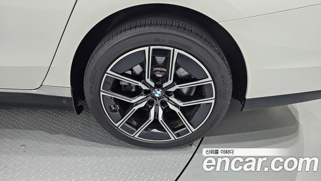 BMW i7 (G70) eDrive 50 M Sport 2024 — фото 27