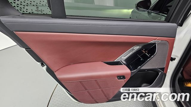 BMW i7 (G70) eDrive 50 M Sport 2024 — фото 31