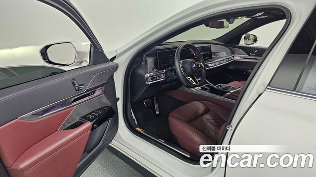 BMW i7 (G70) eDrive 50 M Sport 2024 — фото 32