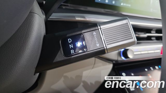 Hyundai Grandeur (GN7) 2,5 Gasoline 2WD Premium 2023 — фото 9