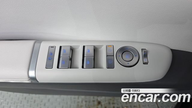Hyundai Grandeur (GN7) 2,5 Gasoline 2WD Premium 2023 — фото 11