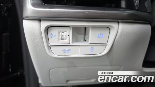 Hyundai Grandeur (GN7) 2,5 Gasoline 2WD Premium 2023 — фото 12