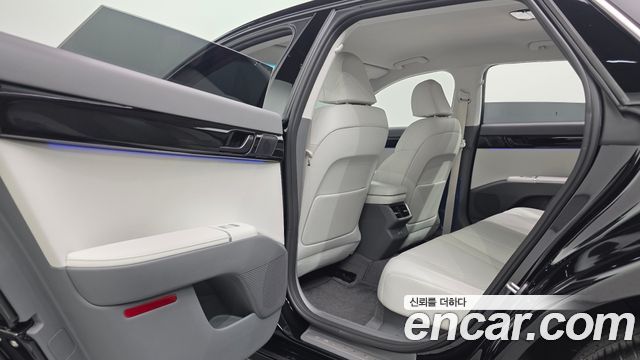 Hyundai Grandeur (GN7) 2,5 Gasoline 2WD Premium 2023 — фото 28