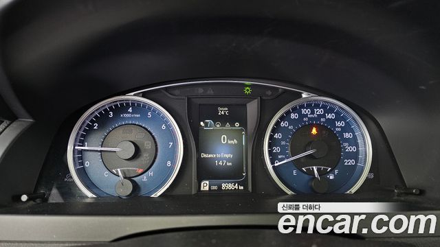 Toyota Camry 2.5 XLE 2016 — фото 8