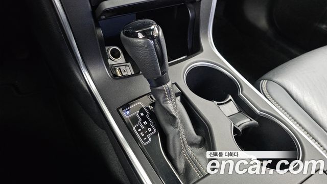 Toyota Camry 2.5 XLE 2016 — фото 9