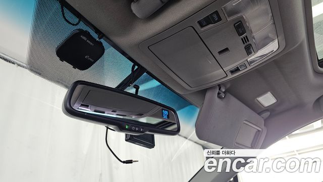 Toyota Camry 2.5 XLE 2016 — фото 17