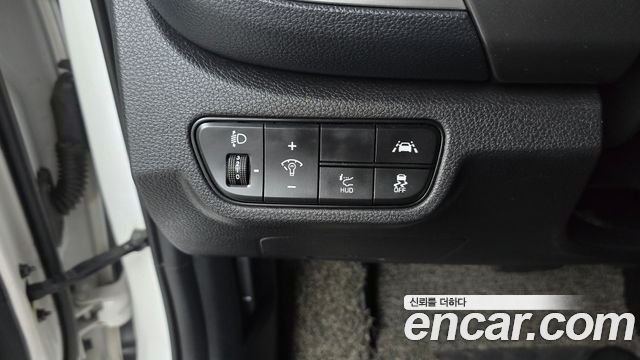 Kia Seltos Gasoline 1.6 Turbo 2WD Signature 2023 — фото 18