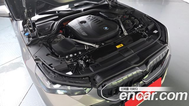 BMW 5 Series (G60) 550e xDrive M Sport Pro 2025 — фото 6
