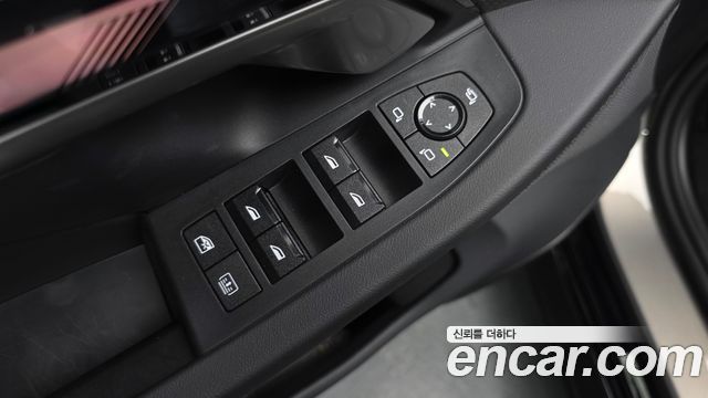 BMW 5 Series (G60) 550e xDrive M Sport Pro 2025 — фото 27