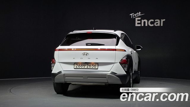 Hyundai Kona (SX2) Gasoline 2.0 2WD Premium 2023 — фото 4