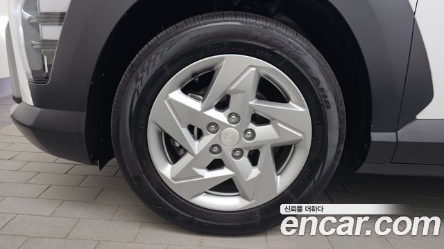 Hyundai Kona (SX2) Gasoline 2.0 2WD Premium 2023 — фото 5