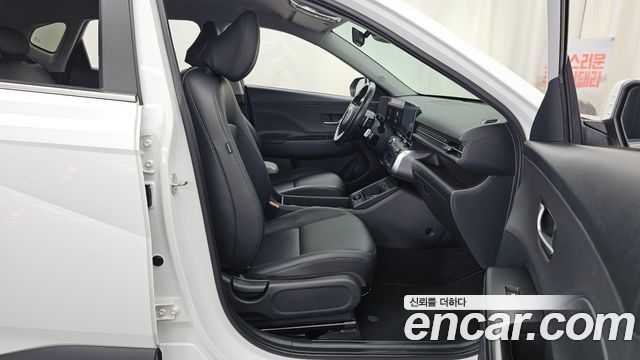 Hyundai Kona (SX2) Gasoline 2.0 2WD Premium 2023 — фото 11