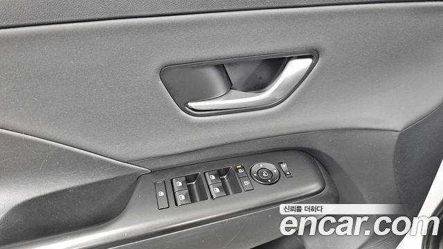 Hyundai Kona (SX2) Gasoline 2.0 2WD Premium 2023 — фото 29