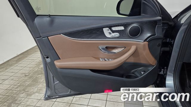 Mercedes-Benz E-Class (W213) E250 AMG Line 2023 — фото 19