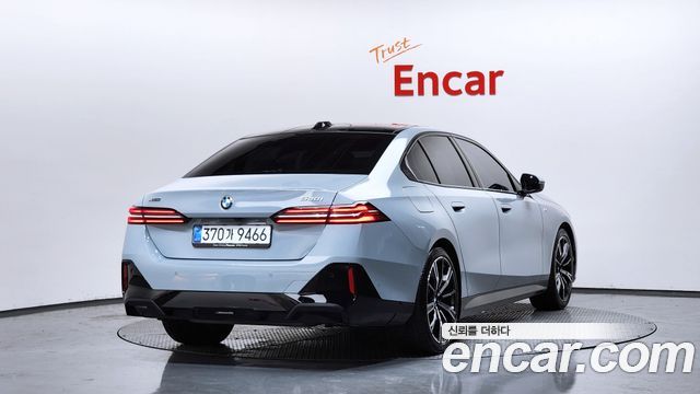 BMW 5 Series (G60) 530i xDrive M Sport 2025 — фото 2