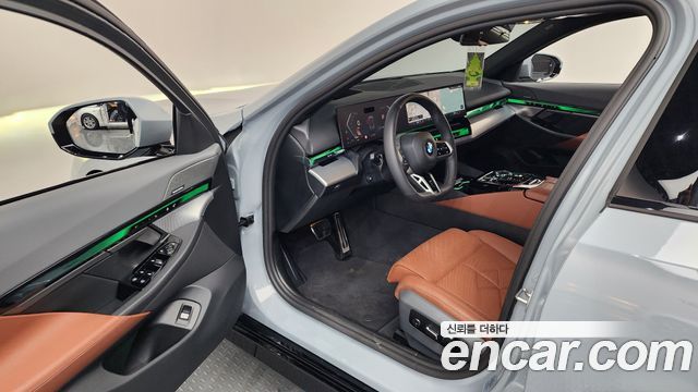 BMW 5 Series (G60) 530i xDrive M Sport 2025 — фото 10