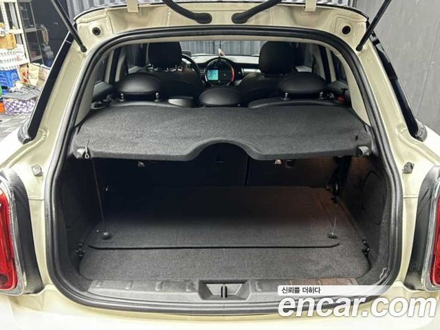 MINI Cooper S 5Door Standard 3rd 2019 — фото 5