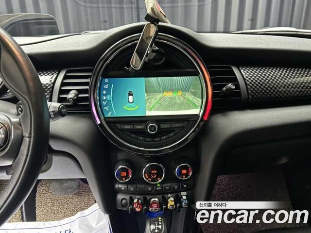 MINI Cooper S 5Door Standard 3rd 2019 — фото 10