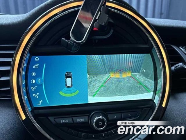 MINI Cooper S 5Door Standard 3rd 2019 — фото 19