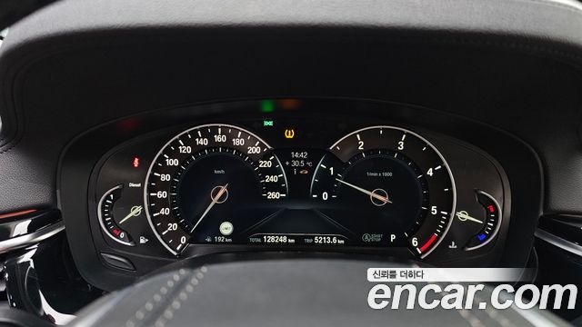 BMW 5 Series (G30) 520d Luxury Special Edition 2018 — фото 8