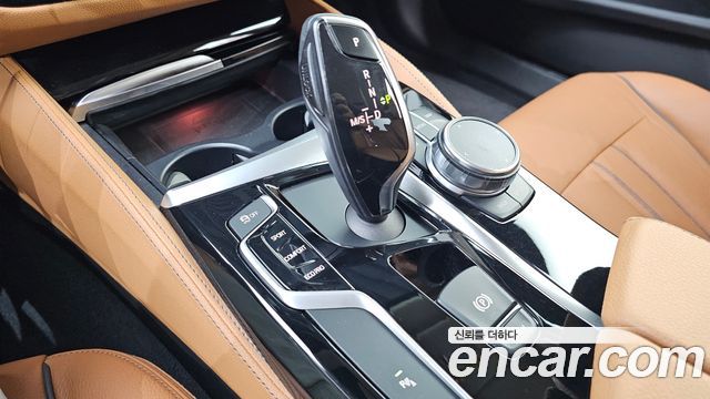 BMW 5 Series (G30) 520d Luxury Special Edition 2018 — фото 9