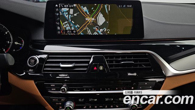 BMW 5 Series (G30) 520d Luxury Special Edition 2018 — фото 14