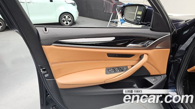 BMW 5 Series (G30) 520d Luxury Special Edition 2018 — фото 24