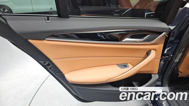 BMW 5 Series (G30) 520d Luxury Special Edition 2018 — фото 25